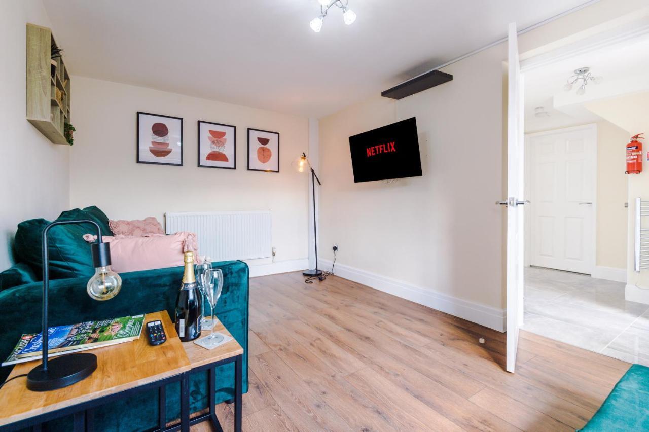 Charming 3-Bed Cottage In Chester, Ideal For Families & Workers, Free Parking - Sleeps 7 Eksteriør bilde