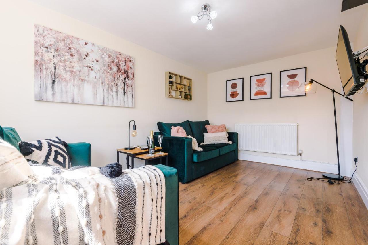 Charming 3-Bed Cottage In Chester, Ideal For Families & Workers, Free Parking - Sleeps 7 Eksteriør bilde