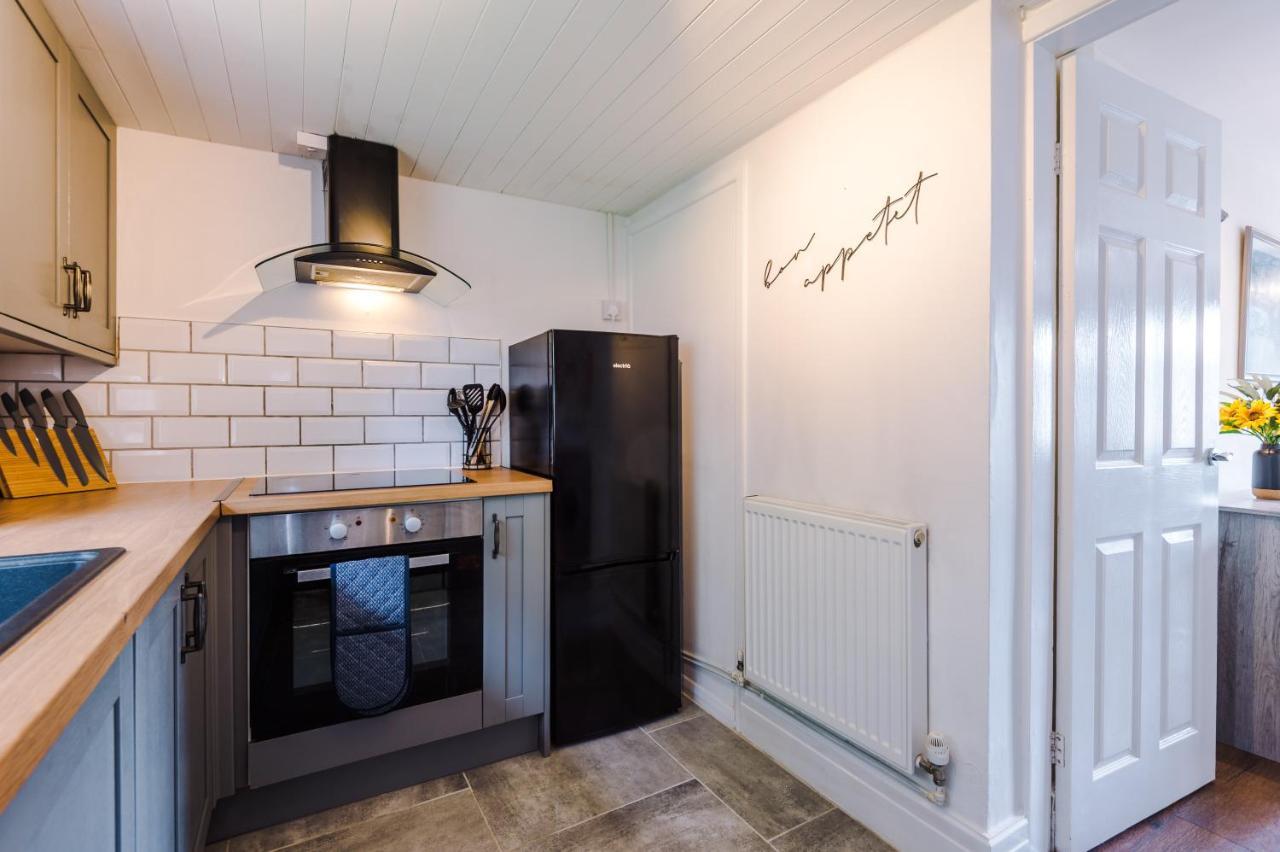 Charming 3-Bed Cottage In Chester, Ideal For Families & Workers, Free Parking - Sleeps 7 Eksteriør bilde