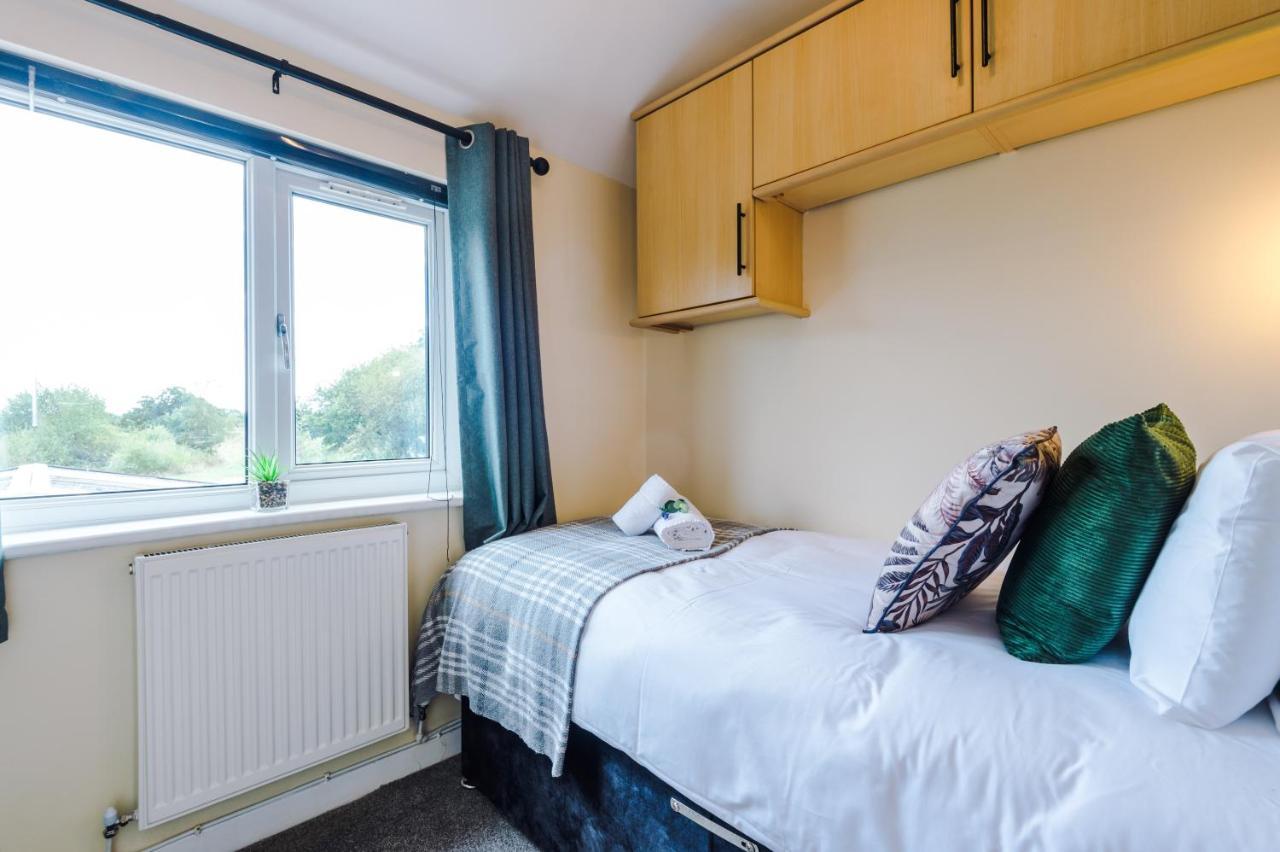 Charming 3-Bed Cottage In Chester, Ideal For Families & Workers, Free Parking - Sleeps 7 Eksteriør bilde