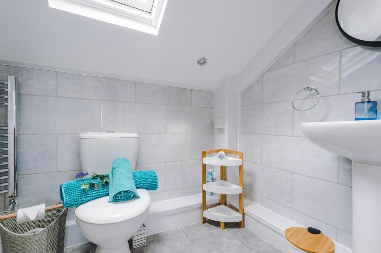 Charming 3-Bed Cottage In Chester, Ideal For Families & Workers, Free Parking - Sleeps 7 Eksteriør bilde