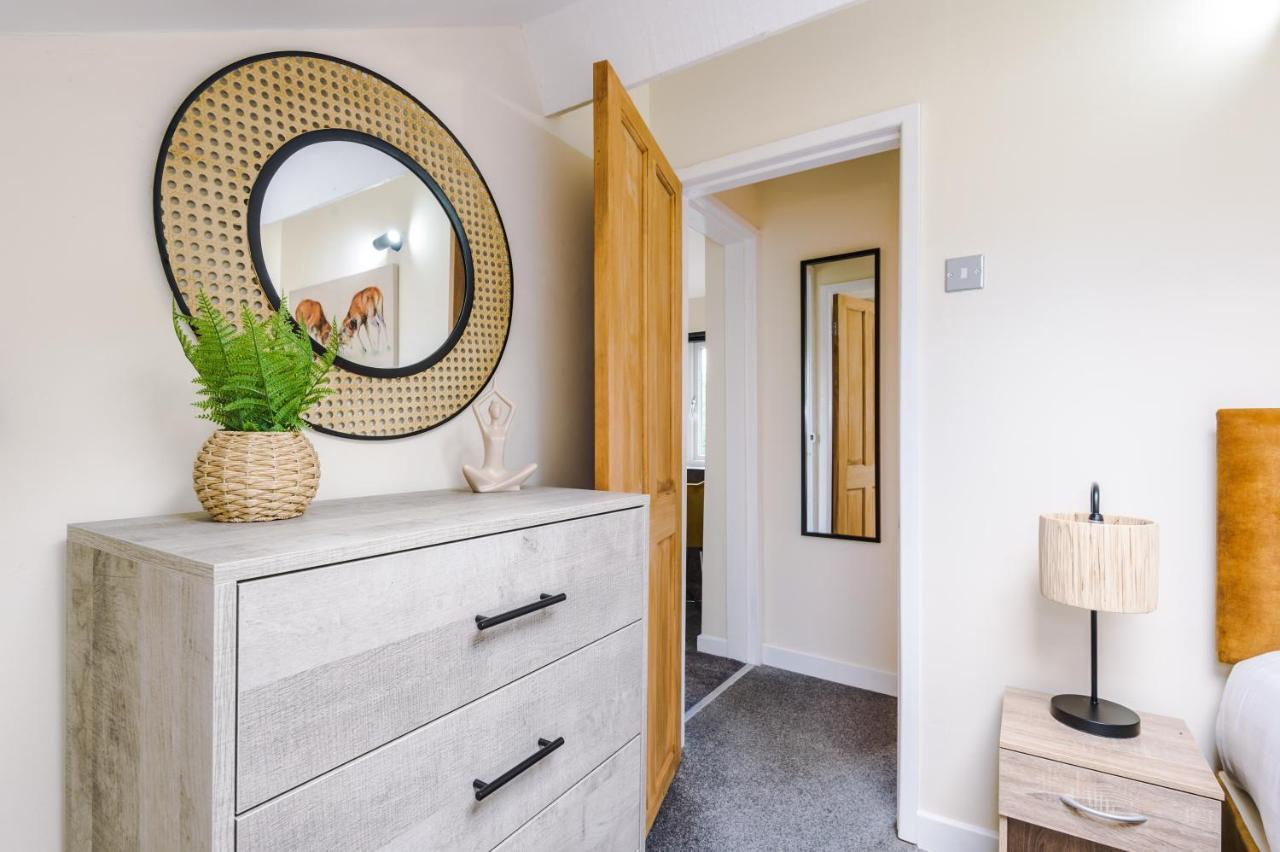 Charming 3-Bed Cottage In Chester, Ideal For Families & Workers, Free Parking - Sleeps 7 Eksteriør bilde